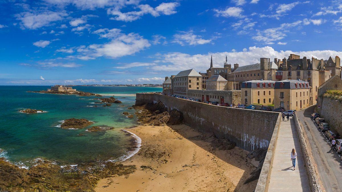 Je repars du bon pied by pauline racinne visite guidee generale et thematique saint malo rance cote d emeraude guided tour english