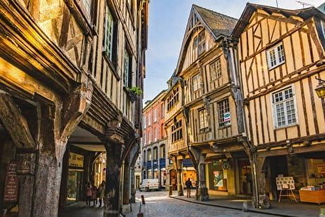 Je repars du bon pied visite guidee dinan dinard saint malo mont saint michel pauline racinne guide conferenciere anglais francais